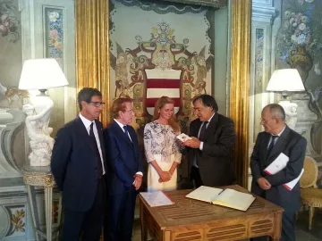 Италианци вдигат фабрика за сладолед