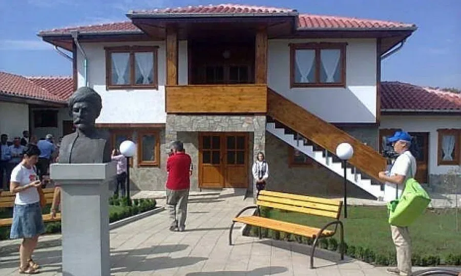 Местан: В историята има много знаци за разбирателство