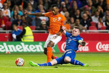 Летим, хвалят  се исландците