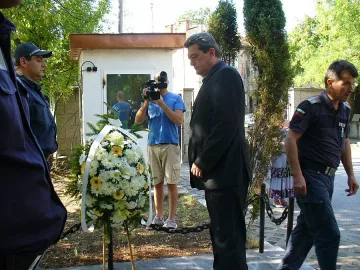 Почетоха паметта на шестима загинали по служба пожарникари и полицаи 