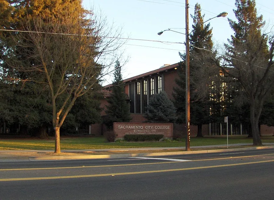 Стрелба в университетски кампус в Калифорния, има жертва