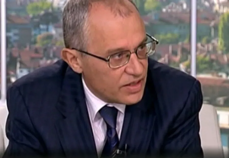 КЗК: Собствениците на данъчни складове диктуват цените на горивата