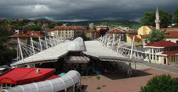  Малолетен запали сергия на пазара в Кърджали