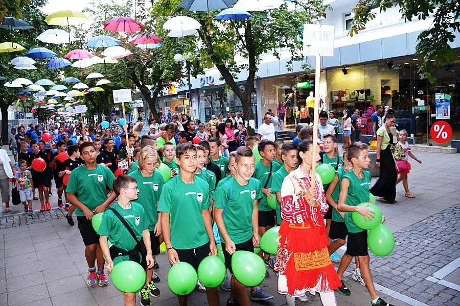 300 футболисти играят за „Купите на Благоевград”