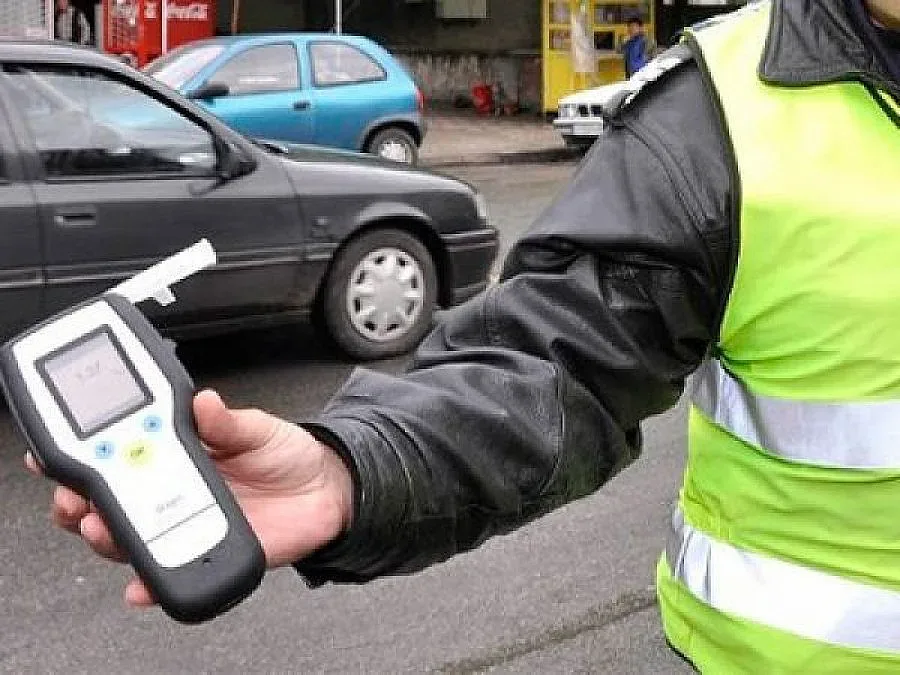 Съдят много пиян шофьор