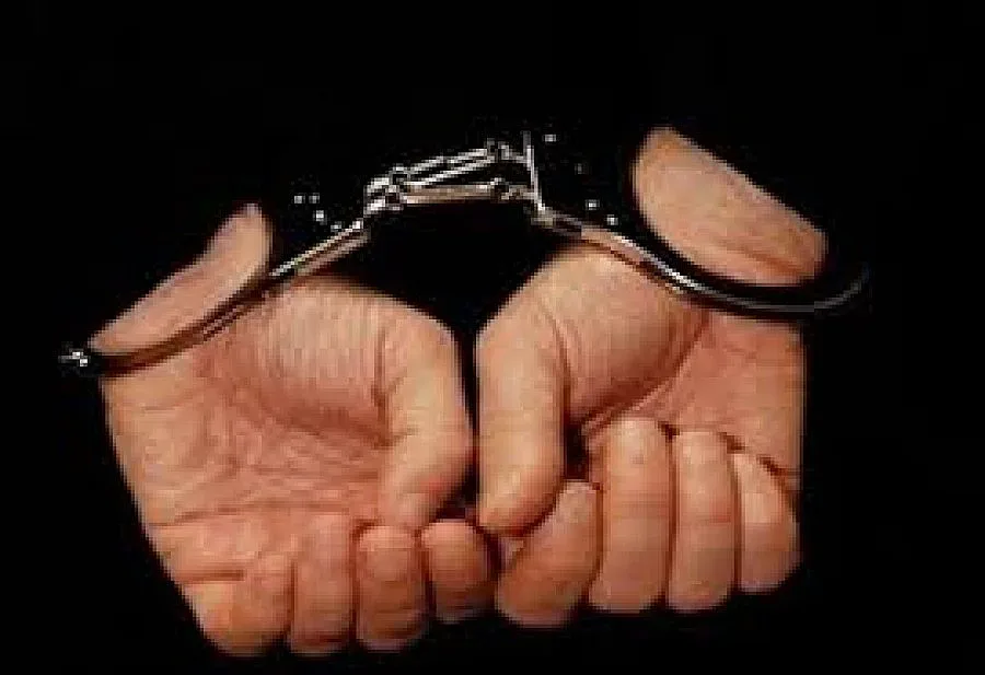 Двама мъже от с. Ключ под ключ в ареста