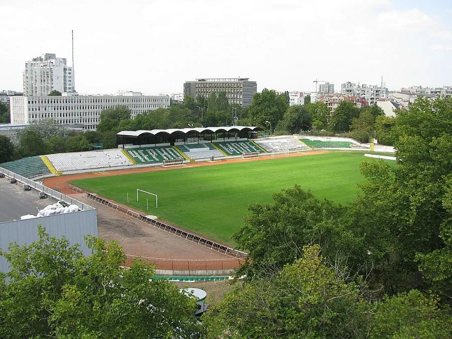 Лъскат "Тича" с 2000 нови седалки