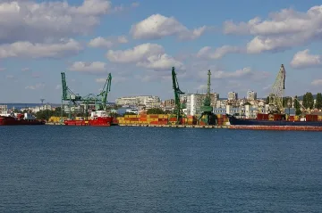 Изоставиха 5 кораба във Варна
