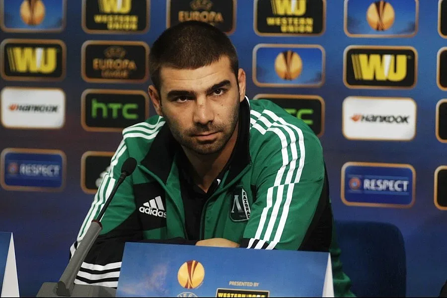 Оперират спешно национал