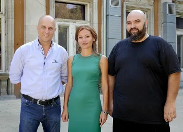 Светльо Витков издига поп певица за кметската надпревара в Перник