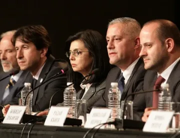 Реформаторите изпушиха  лулата на мира (ОБЗОР)