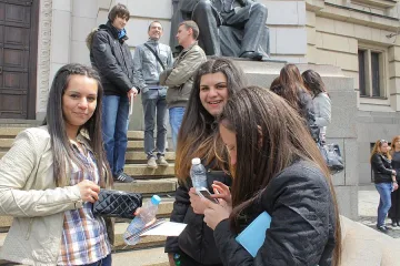 Банки свалят лихвата за студентски заеми