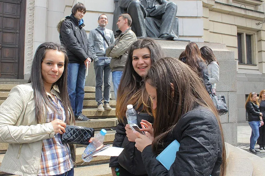 Банки свалят лихвата за студентски заеми