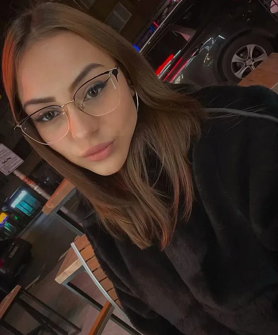 Красавица излезе с момче и изчезна. Зов за помощ