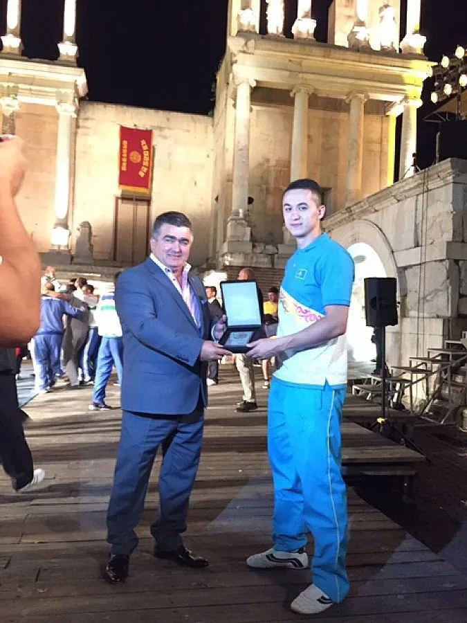 Спорт не става с велики шефчета