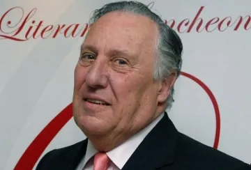 Писател шпионирал 20 г. за МИ6