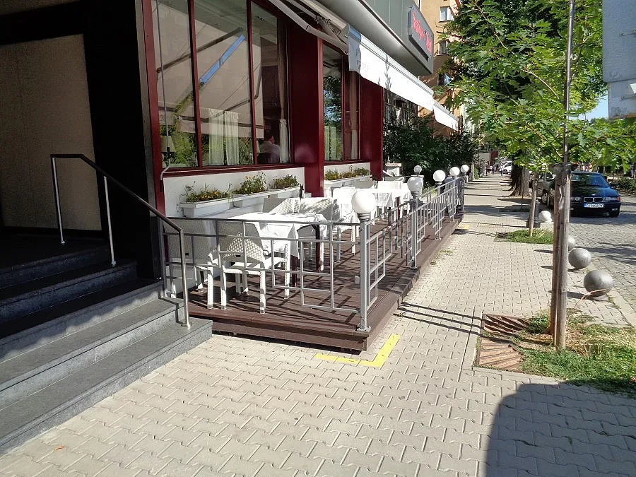 Масите на тротоара  в общински регистър