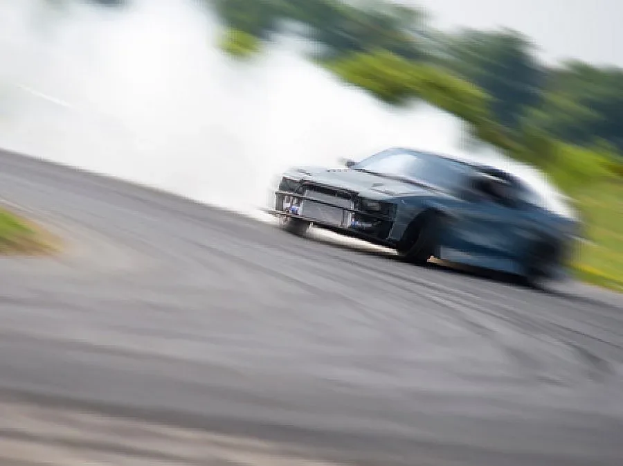 Нощни дрифтове подлудиха Добрич