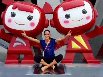 Ивет Лалова: Голяма късметлийка съм