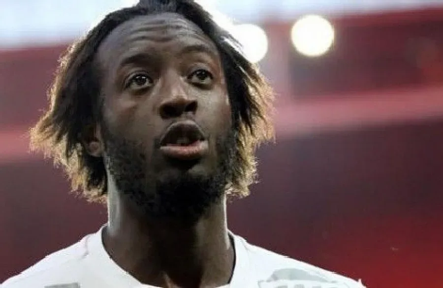 Левскар почна с гаф на Острова