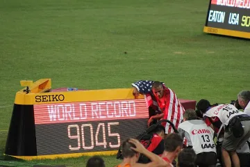 Аштън Итън постави нов световен рекорд в Пекин