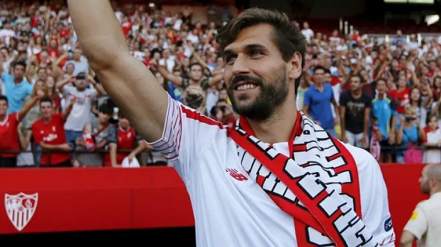 10 000 посрещнаха Йоренте в "Севиля" (ВИДЕО)