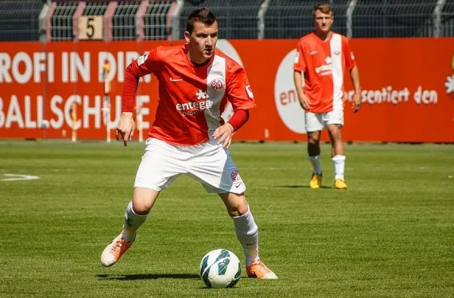 Неделев остава в "Майнц"