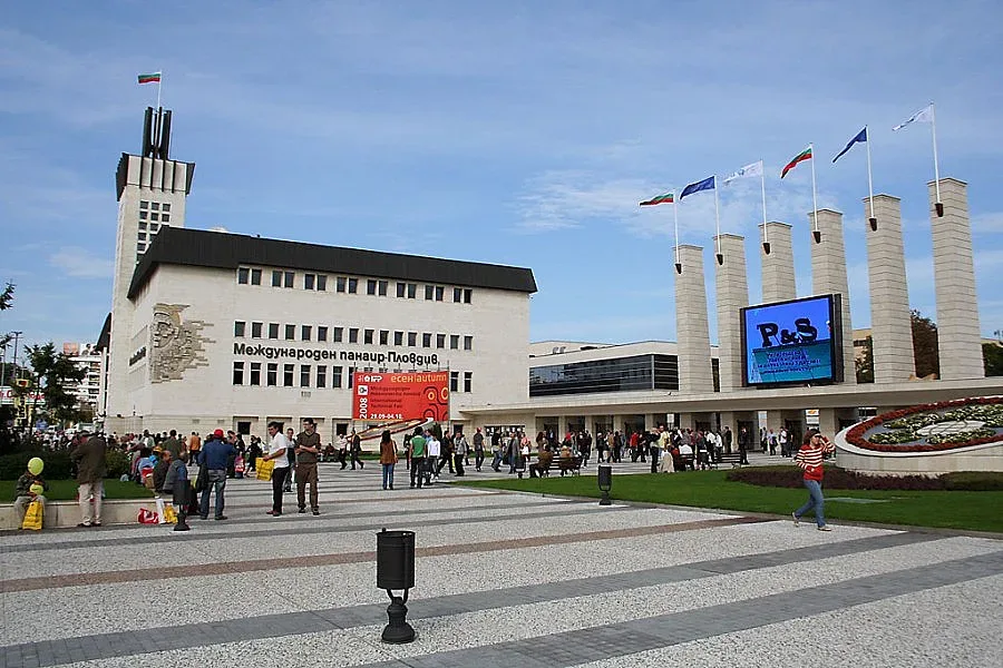 Държавата плаща за участие на панаири