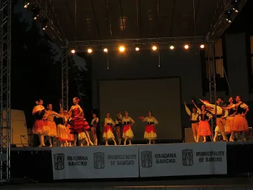 Балерини превзеха  площада в Банско