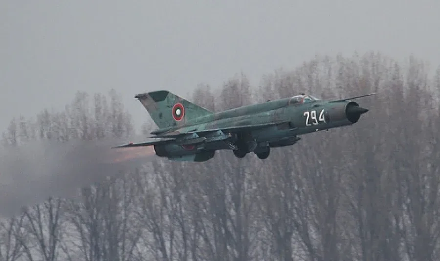 Полша ще ремонтира 6 наши МиГ-а до края на 2016