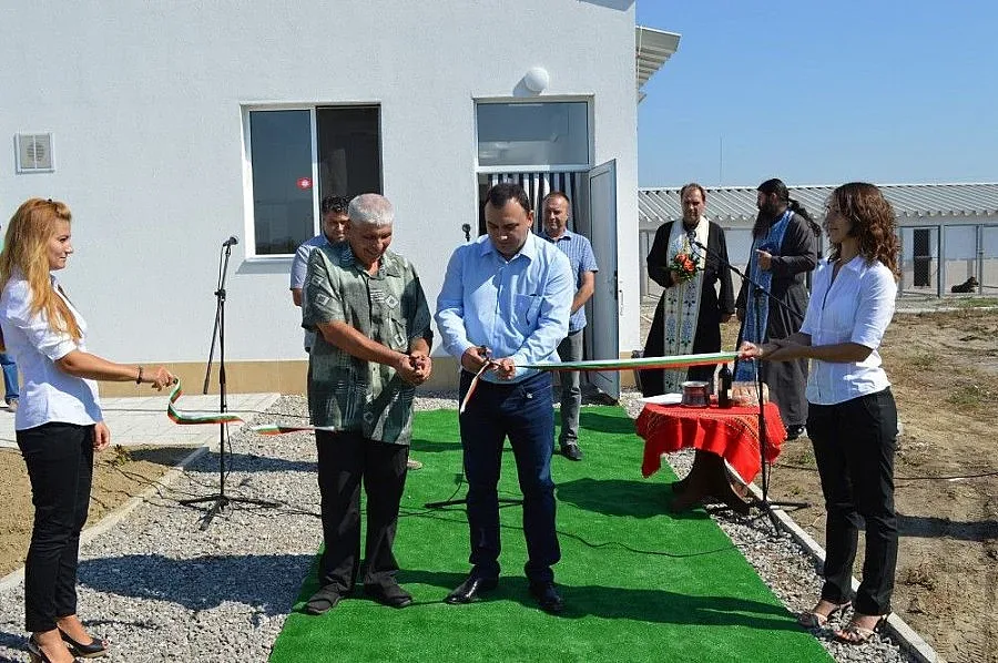 Кметът на Видин откри модерен приют за скитащи кучета