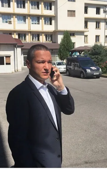 Вигенин: Трудно се спират имигранти, не става с военни и картечница!