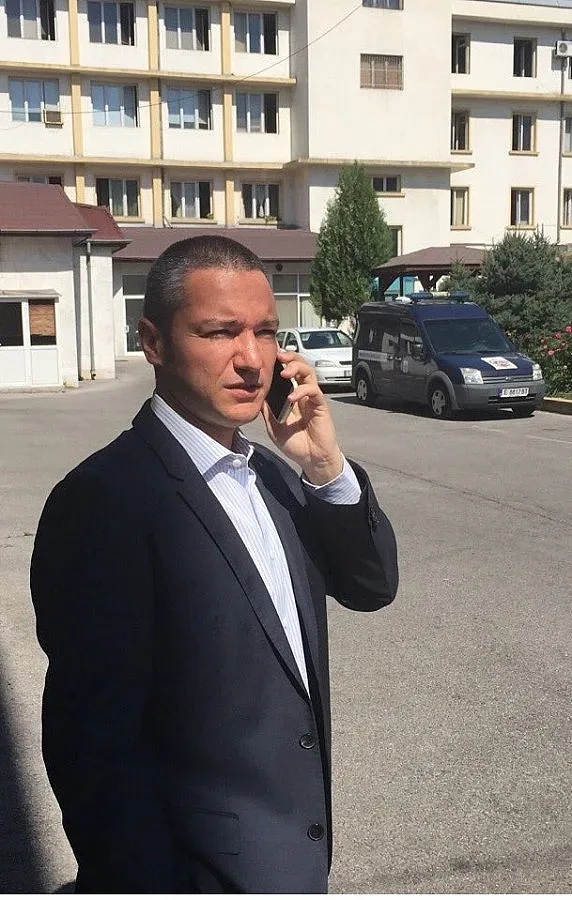 Вигенин: Трудно се спират имигранти, не става с военни и картечница!