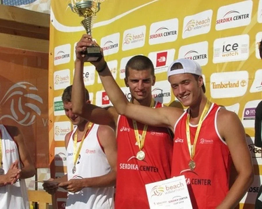 Колев и Христов със загуба на Европейското по плажен волейбол