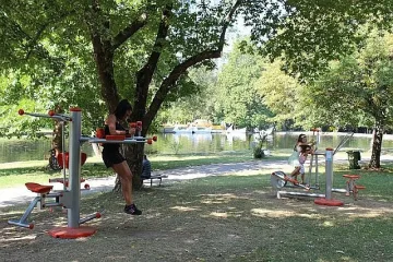 Пивоварна облагородява паркове в Благоевград