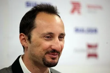 Топалов с ново реми, но продължава да води в Сейнт Луис