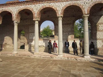 Отварят базиликата в Сандански през септември