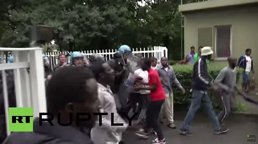 Протести на имигранти в Милано