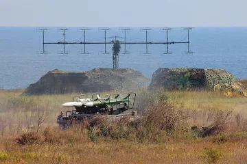 Изтребители удрят мишени в морето 