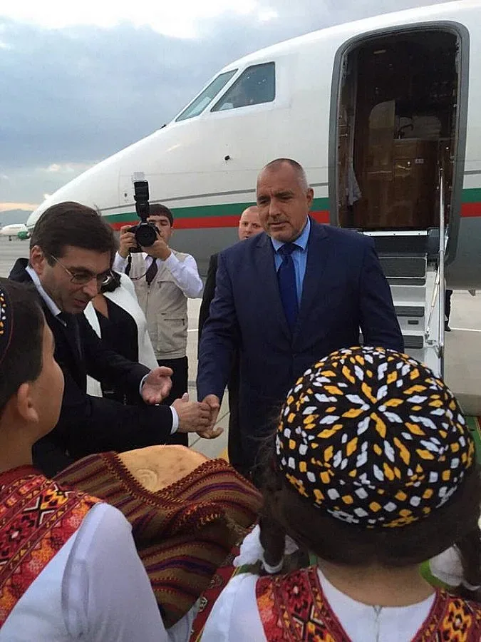 Питка и цветя за Бойко в столицата на Туркменистан