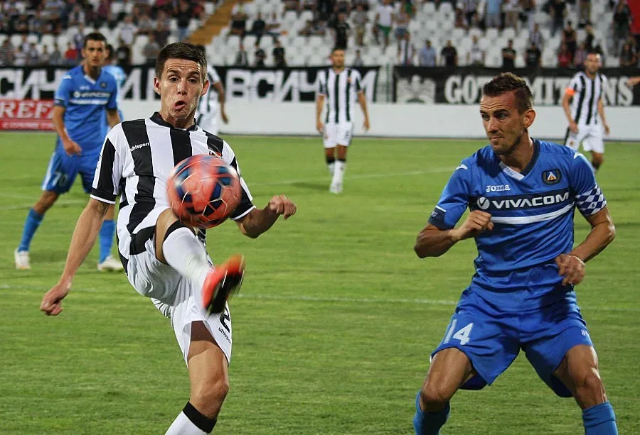 Холандец върза тенекия на "Левски"