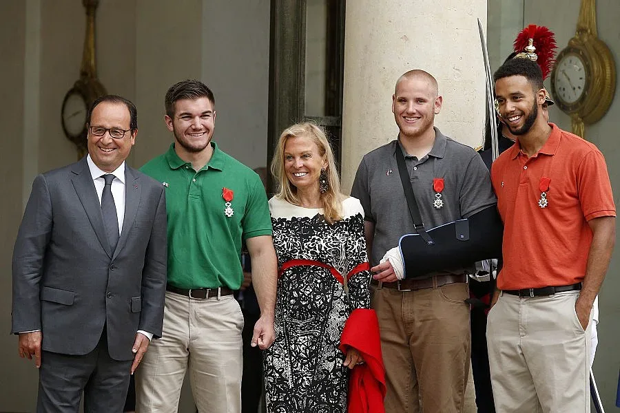 Оланд награди героите от влака "Талис"