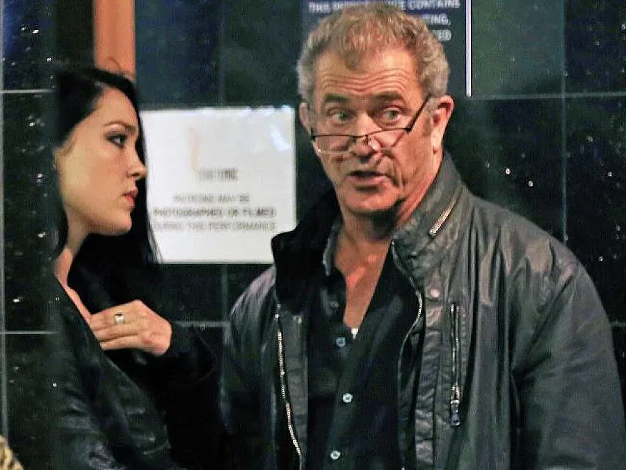 Мел Гибсън се фука с ново гадже