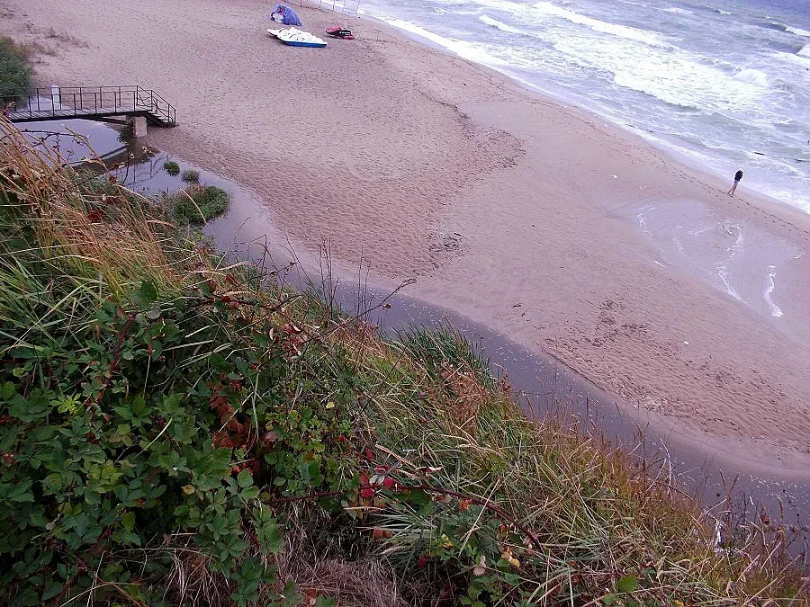 Плажът на Лозенец затворен до края на сезона