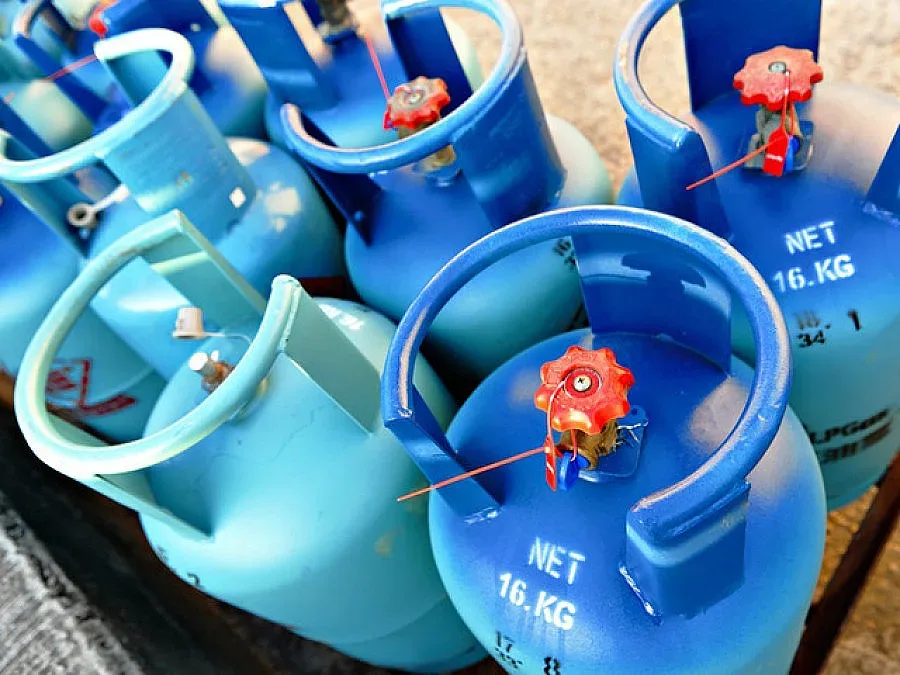 Газови бутилки предизвикаха два пожара  в Пиринско