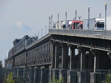10-километрова опашка на Дунав мост