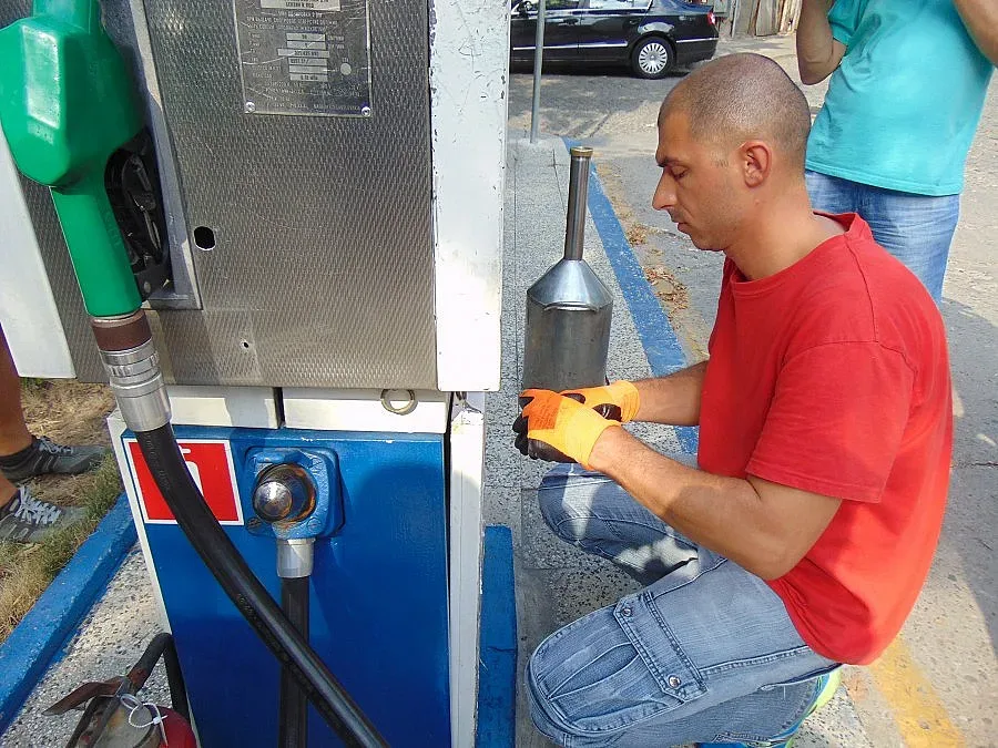 Бензинът пада след хайките (ОБЗОР)