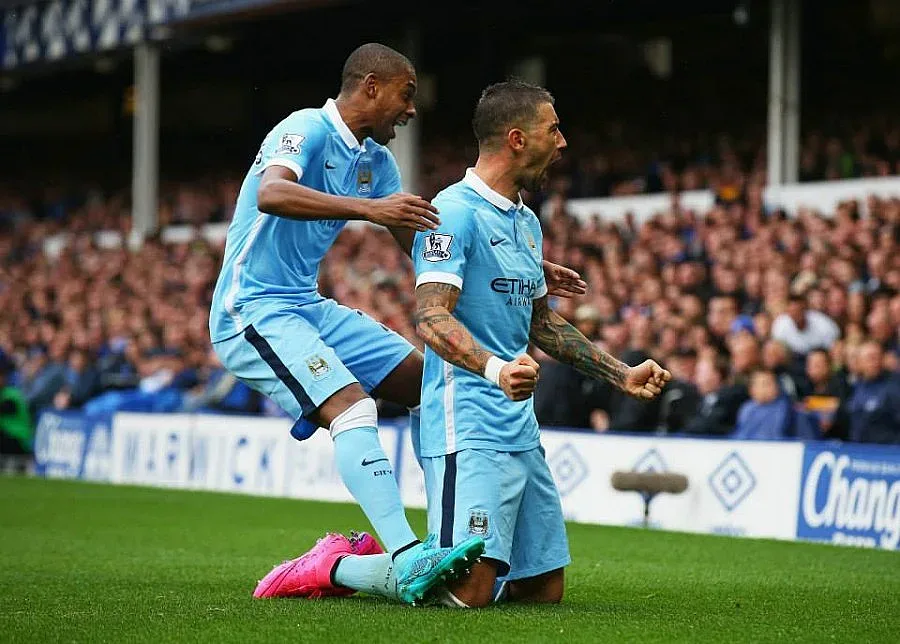 "Сити" премина през "Евертън" по пътя към титлата