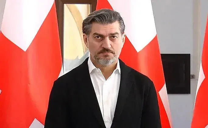 Обрат в Грузия! Футболист загрява за президент