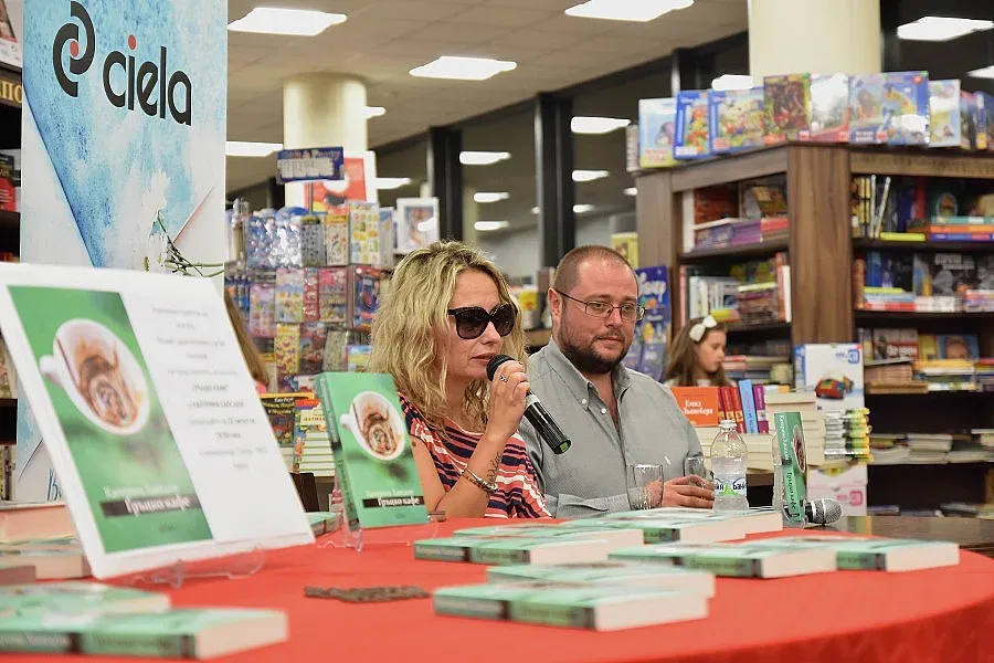 "Любовта е лудост" се освежи с "Гръцко кафе"